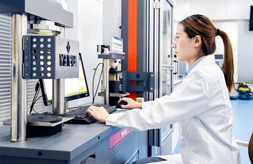 Refuerzo y perfilado de la placa de acero de color