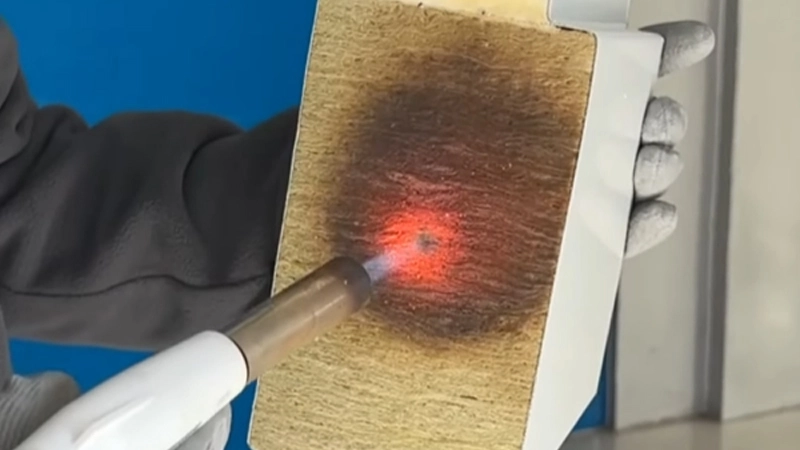 El material preferido para las fachadas de la construcción-Panel sándwich de poliuretano