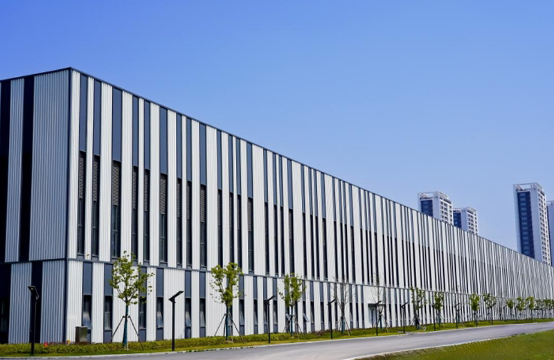 ¿Cuáles son los paneles de metal aislados?