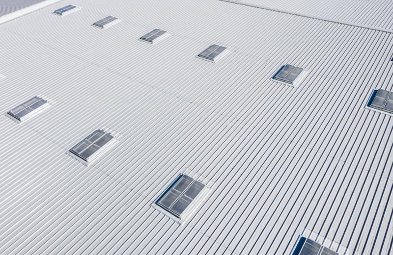 Cómo los paneles de techo HEADSTREAM PUF mejoran el confort interior en climas extremos