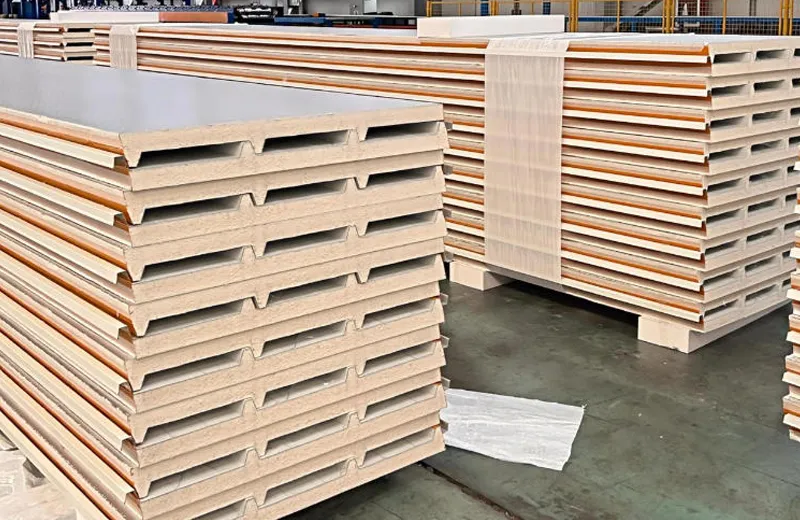 Cómo elegir paneles PUF resistentes a la intemperie para la protección del almacén durante todo el año