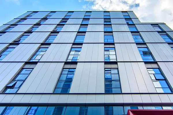 Sistema de fachada de metal HEADSTREAM: crea una arquitectura moderna que prueba el tiempo